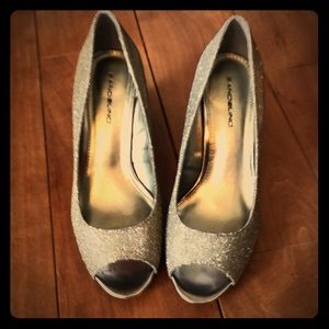 Bandolino Iridescent Silver Wedges
